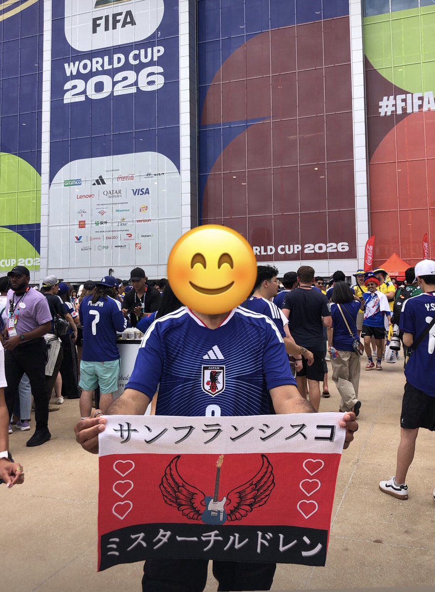SFmrchildren's tweet photo. At the game 
Amazing atmosphere 
#FIFAワールドカップ
#最高の景色を #サッカー日本代表
#mrchildren
#ミスチル
#ウカスカジー https://t.co/SJ9DPaex4A