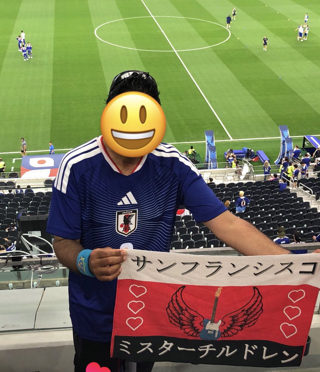 SFmrchildren's tweet photo. At the game 
Amazing atmosphere 
#FIFAワールドカップ
#最高の景色を #サッカー日本代表
#mrchildren
#ミスチル
#ウカスカジー https://t.co/SJ9DPaex4A