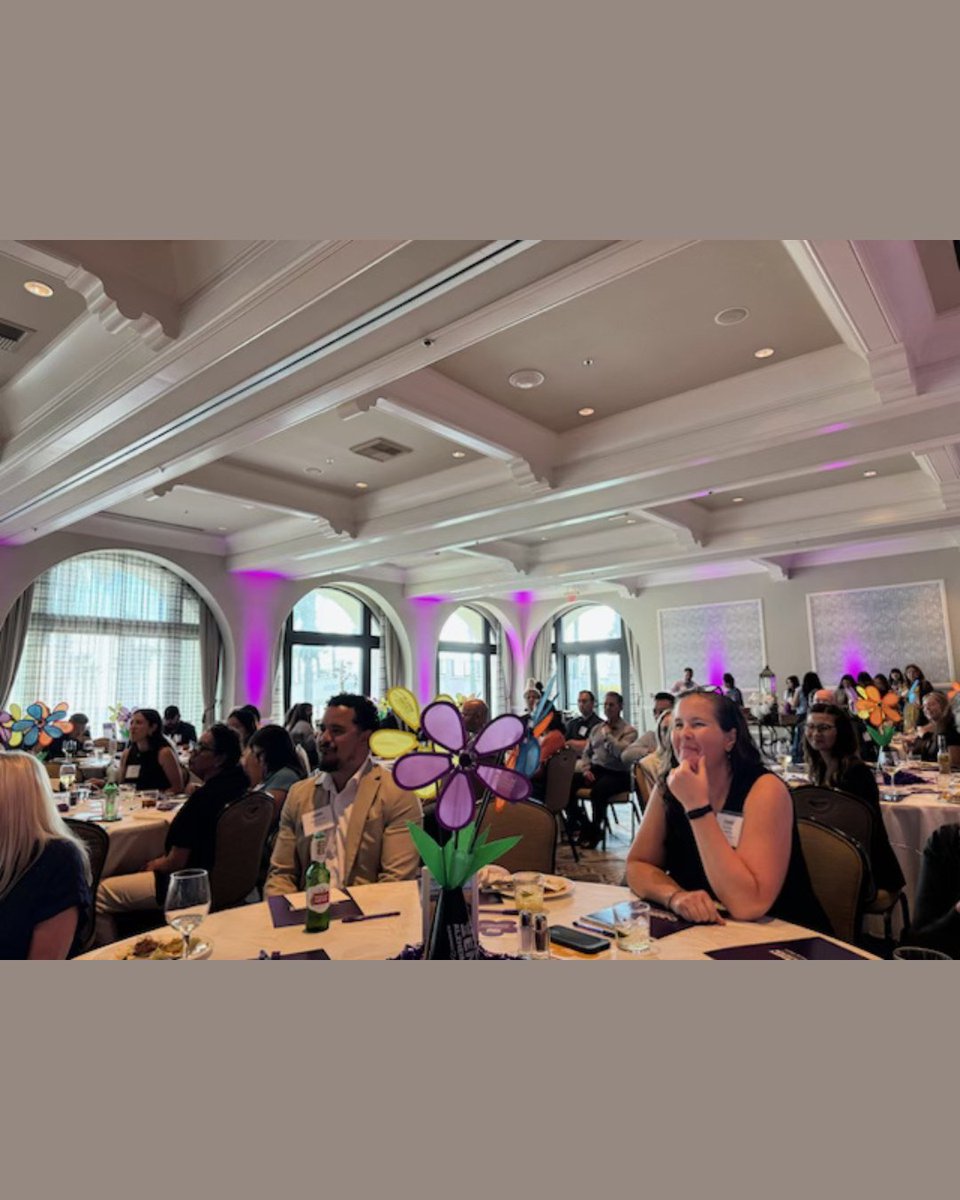 endalzoc's tweet photo. Inspiring evening at our Corporate & Community Champions Mixer at the Hyatt Regency #HuntingtonBeach! 💜 Leaders came together to discuss brain health in the workplace and the fight against Alzheimer’s. Join us Nov. 7 at the #Walk2EndAlz Huntington Beach. 👟✨ #ENDALZ #ENDALZOC https://t.co/pblAdDAdnc