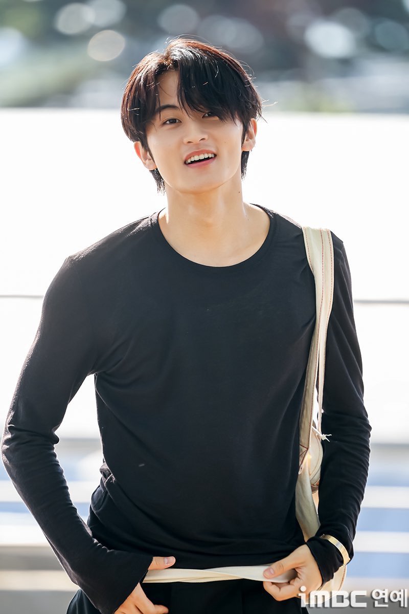 merlynsie's tweet photo. มาร์คกำลังเดินทางมาประเทศไทยแล้ว 🥹 https://t.co/FT4tR5foWQ