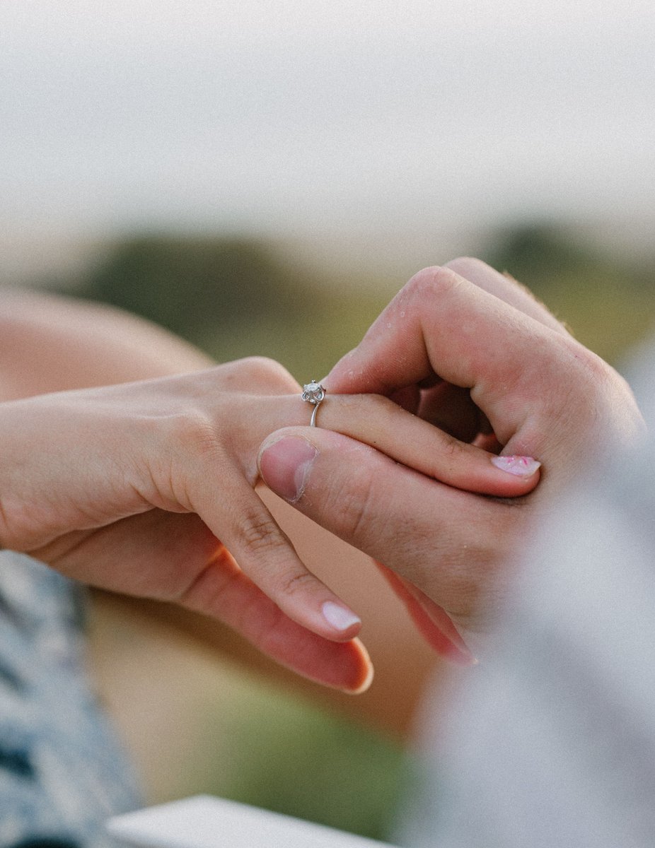 DarryRing_US's tweet photo. It's impossible not to feel happy looking at these photos. Congratulations @ale_umpierrez and @mcamilac0911. So excited for everything that's ahead for you both. 🤍📸 @poetzl.photography (IG) https://t.co/TDc0PtvBT9
