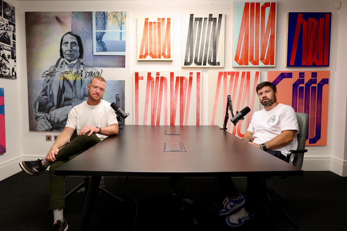 SulleySteven's tweet photo. Gallery visit &amp; podcast interview with world level boxer @_John_Ryder_ 

From the start to the heights fighting in Mexico against @Canelo 

This conversation covered it all! Filmed at Woodbury House Art Gallery 🏠🎨🥊🎙 https://t.co/a2yDEd1mw8