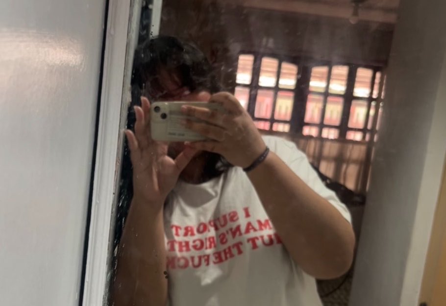 ulansailog's tweet photo. bonus: what i wore on sunday and literally right now HAHAHAHAHAHAH https://t.co/efqDSWzySq