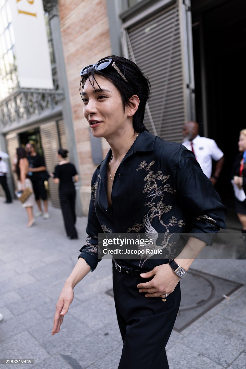 xueishaoo's tweet photo. gettyimages curse got nothing on JOSHUA 🙇🏻‍♀️

JOSHUA AT AMIRI PFW
#JOSHUAxAMIRI #AmiriSS27
#ParisFashionWeek
@pledis_17 https://t.co/bMwM4EmpHL