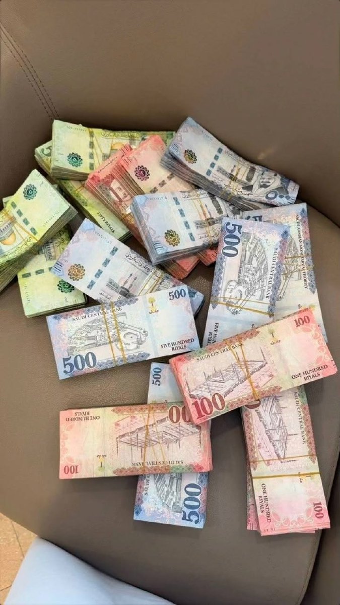 alamyrt6545's tweet photo. لو جتك ميه وخمسين الف  ريال اليوم 
هل يمكن للمبلغ .. أن يحل كل مشاكلك 💵

١ - نعم 
٢ - لا https://t.co/uDt3J6vHgs