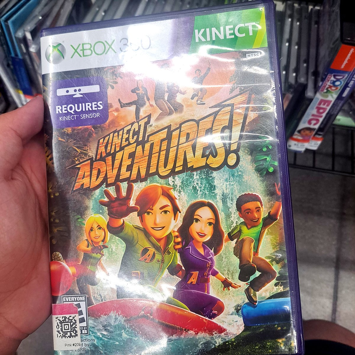 Sayden_does_art's tweet photo. Goodwill always has this one game https://t.co/4ShWZNZi7x