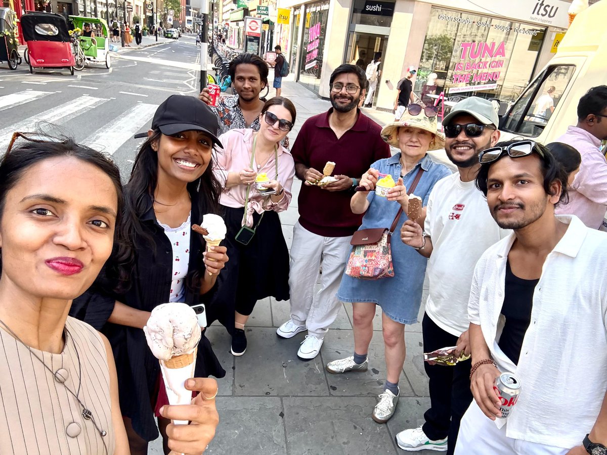 higsonhe's tweet photo. 25th June: amazingly hot day with the @AstonBusiness #Astonmba cohort in London https://t.co/Tdoa5fXXsl