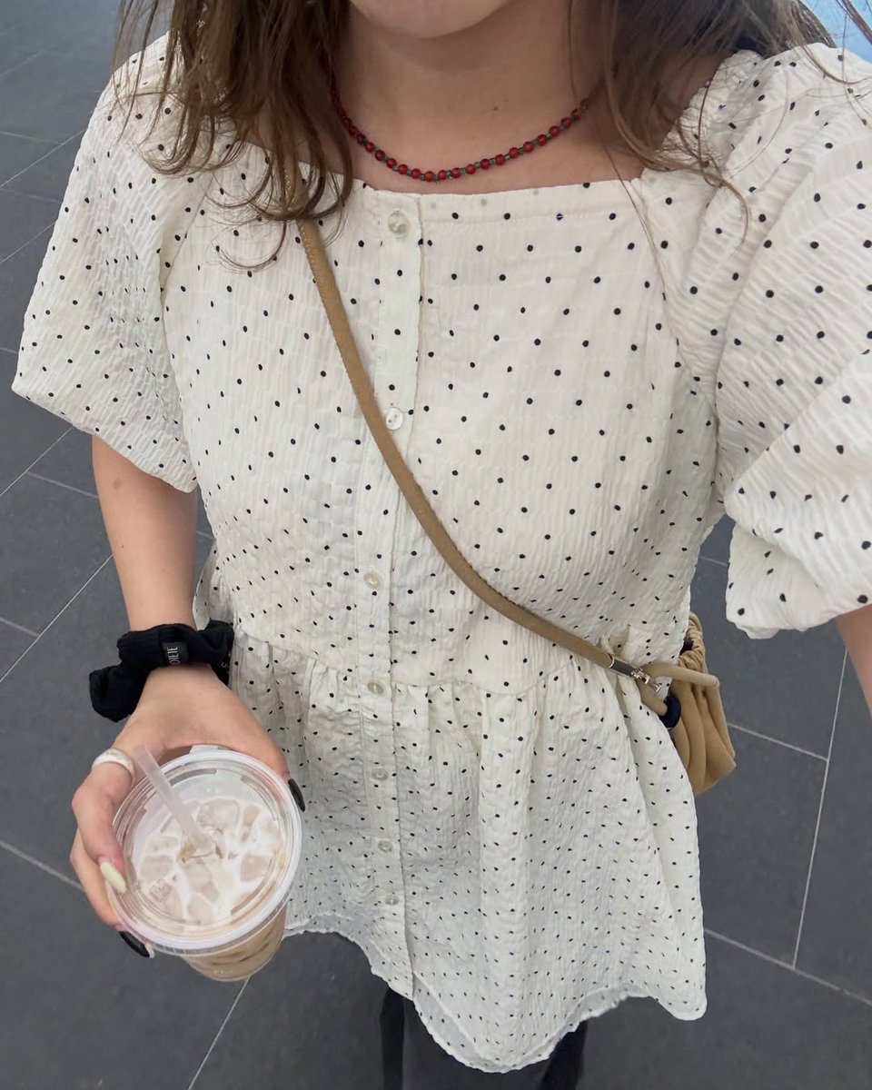 cpcm__'s tweet photo. 「可愛い」がちょうどいい。
ドットも、シルエットも、甘さ控えめ。
大人カジュアルにぴったりな一枚。

https://t.co/5LDqsanntz https://t.co/4b5ZvGtHmX