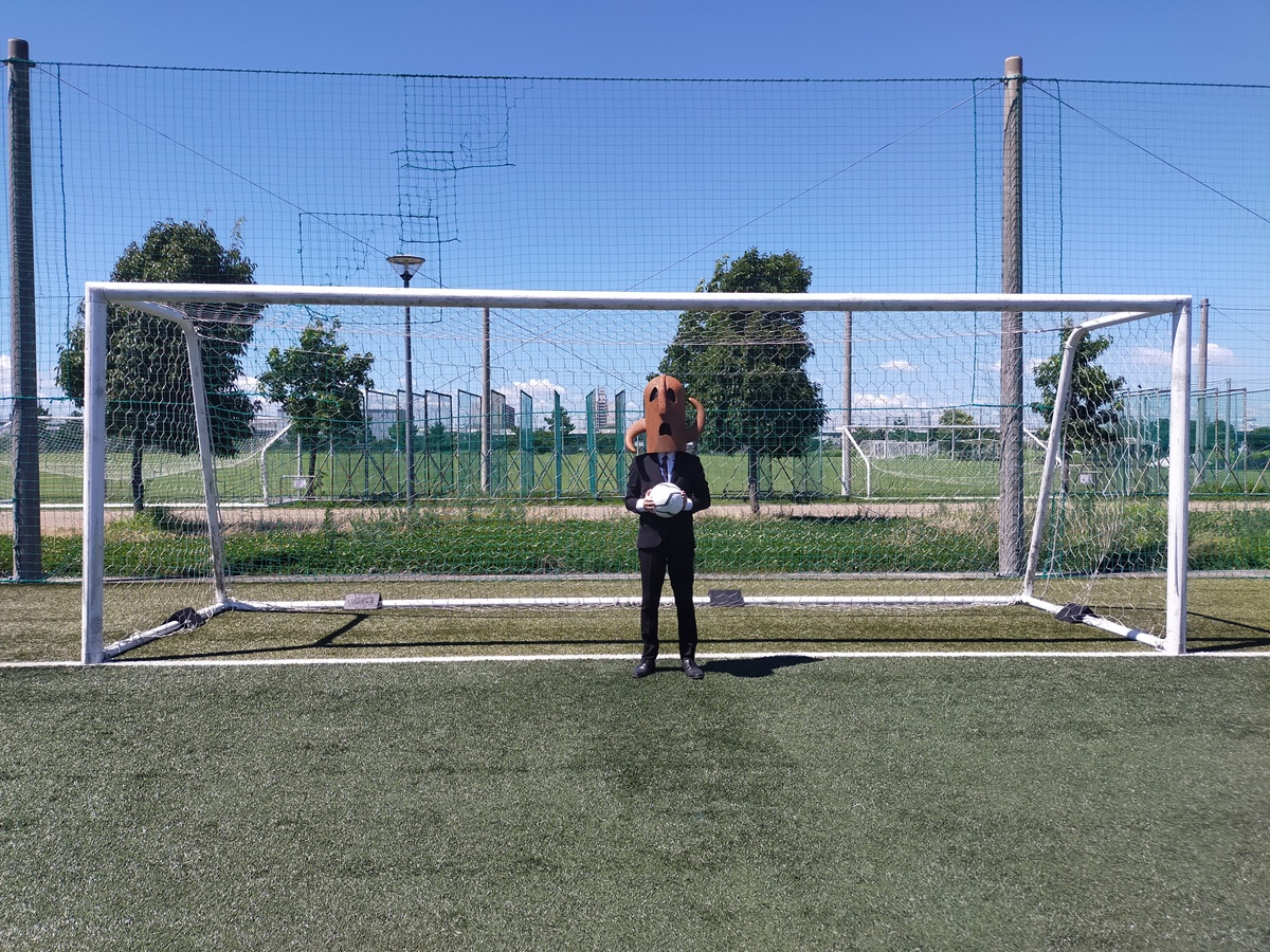 haniwabu's tweet photo. 私も #サッカー日本代表 を応援しています！

#サカエルのシュートは私が止めます #J_GREEN堺 https://t.co/pRSYfhZwbM
