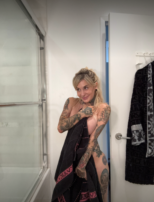 Joanna Angel - 🥵 want to be my neighbor? https://t.co/XXoRPhd0k2