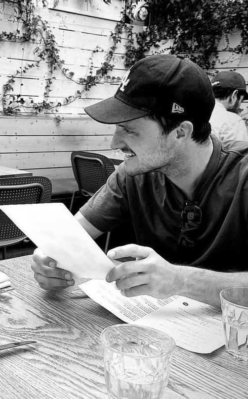 haderfluffyhair's tweet photo. Just a happy guy Josh Hutcherson https://t.co/7z0RVEzjyt