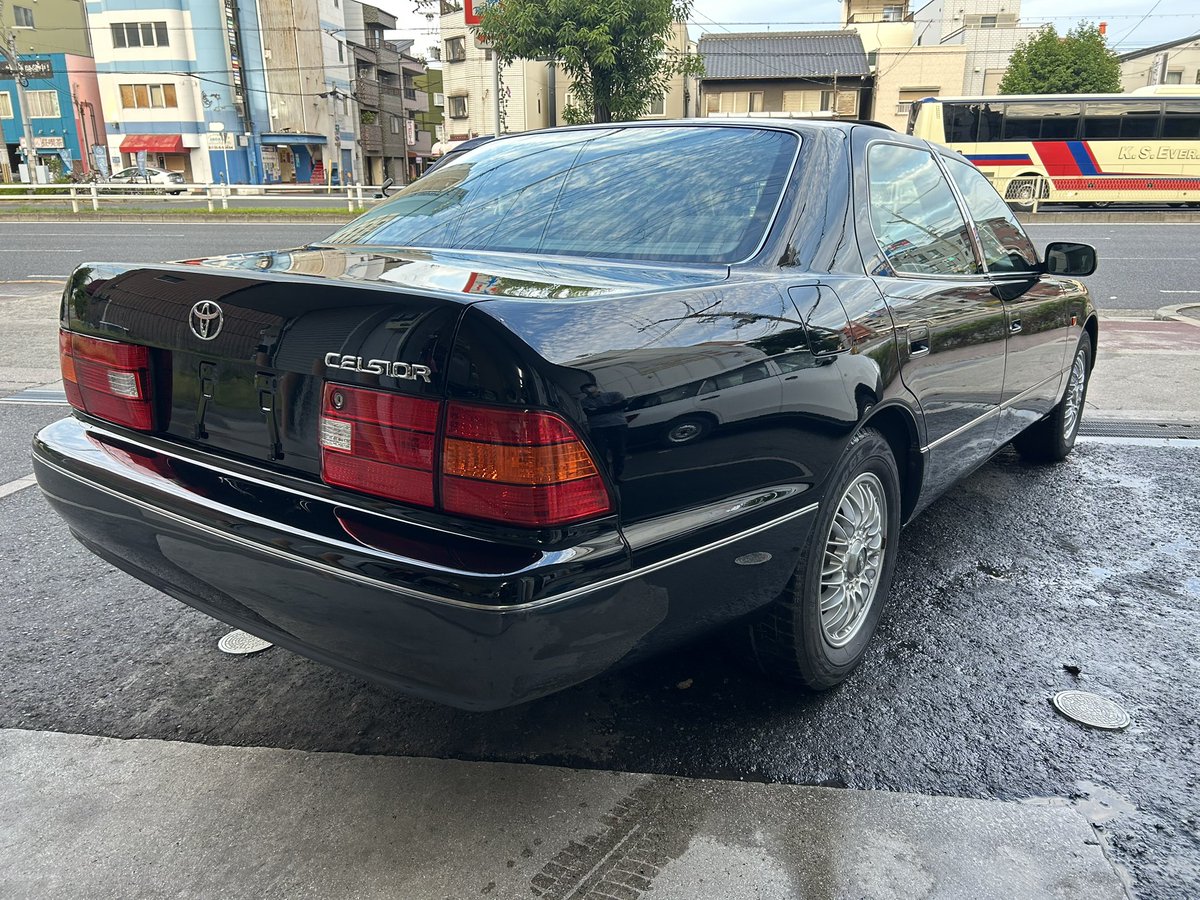 Def2020108's tweet photo. H12年式・20後期セルシオ売ります！
B仕様eRバージョン
走行距離7.5万km・車検R10年6月
色変えブラックツートン・
安心のマルチレス・ノーマル車両・ホイールはオプション16インチBBSですがタイヤがスタッドレスな上にかなり古いです。
140万円、一括のみ
#車うります #セルシオ売ります https://t.co/iGPmTt3WJ9