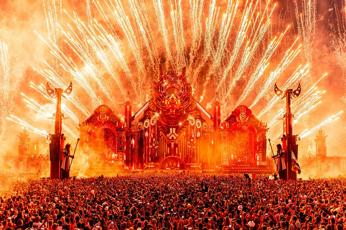 WikiEDM's tweet photo. 🚨 OFICIAL: Defqon.1 2026 cancelado

Debido a la alerta roja del Royal Netherlands Meteorological Institute por altas temperaturas el festival se ve obligado a cancelar su fin de semana tras la celebración del Gathering

🙏🏻 Mucho ánimo a los asistentes y a la familia @Q_dance https://t.co/WqwfFCr5Cs