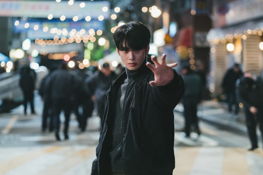 ChaEunwooINTL's tweet photo. 📰 Korean media outlet ‘OhmyNews’ praised Cha Eunwoo’s performance in their review of <The WONDERfools>:

“Cha Eunwoo also delivers a captivating performance as a cold and reserved city hall civil servant, while showcasing his charming voice [...], this was my first time watching Cha Eunwoo's work, and his quiet and restrained acting was really good. Especially impressive were his delicate finger movements when he used his superpowers.”

#ChaEunwoo #TheWONDERfools #원더풀스
#차은우 #チャウヌ #车银优 #ชาอึนอู #車銀優