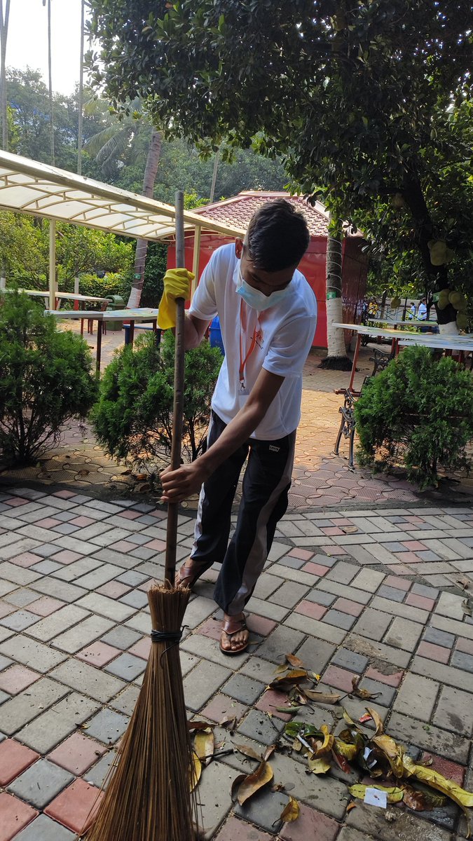 MYBharatHQ's tweet photo. #VandeMataram Camp | Day 3 

Every meaningful journey begins with action. MY Bharat volunteers came together for a cleanliness drive, embracing the spirit of Swachh Bharat and reaffirming their commitment to civic responsibility and a cleaner tomorrow.  

#MYBharat https://t.co/xkaEgD93i5