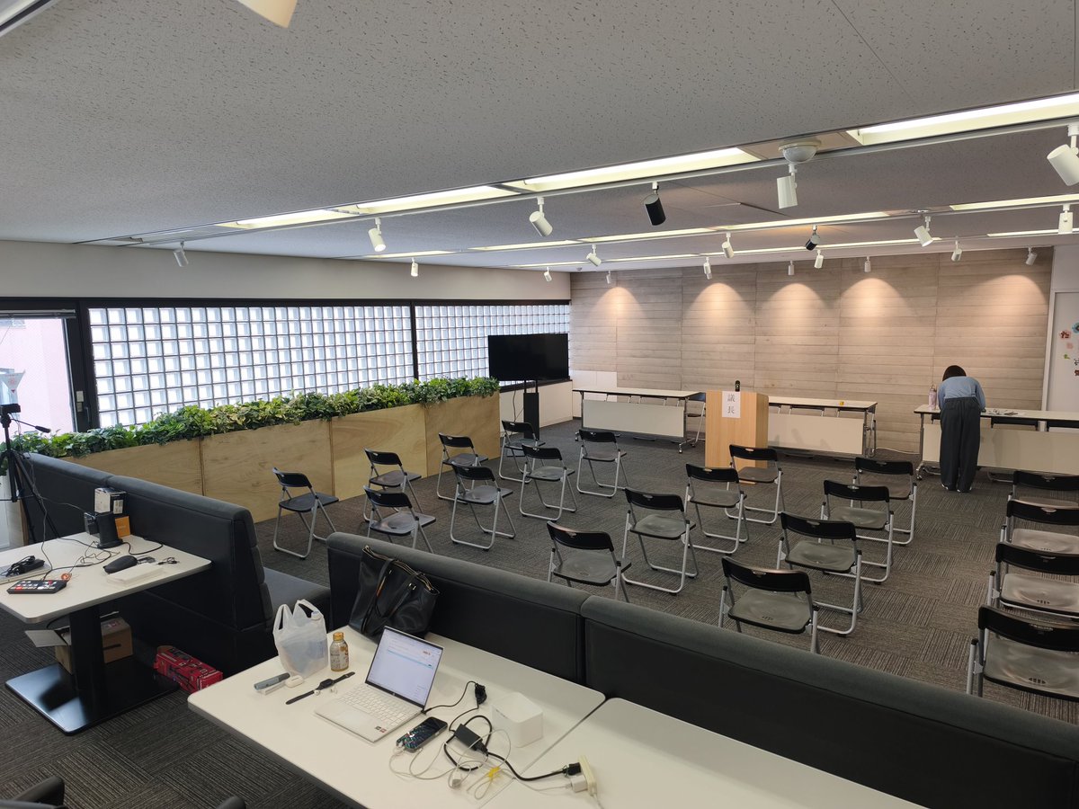 tsubasamizuguch's tweet photo. fonfunの株主総会は本日18時から秋葉原で開催されます。皆様お待ちしております。会場設営も進んでおりました。 https://t.co/e0Abxl2Rxg