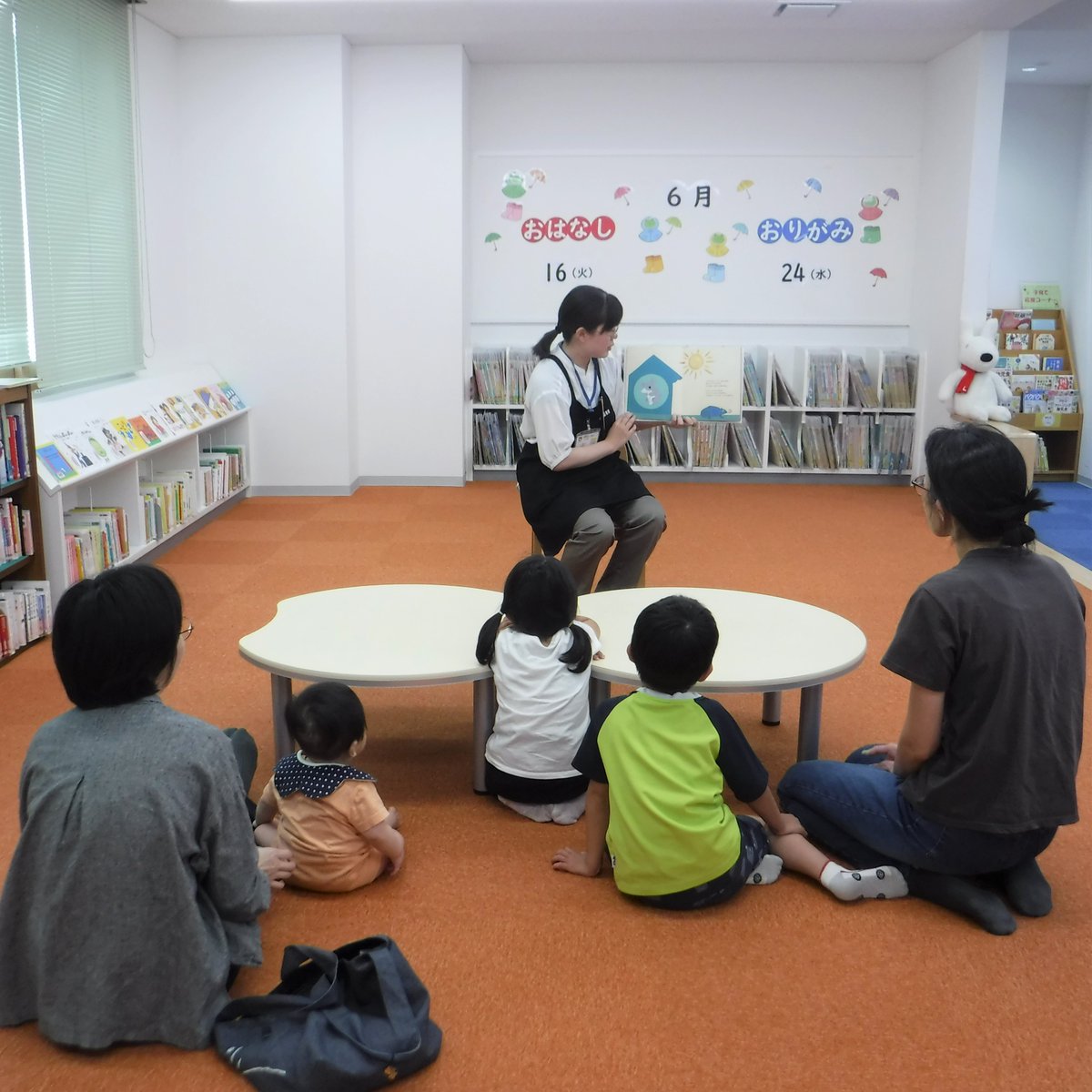 poponazuminolib's tweet photo. @Azumino_city 

【堀金図書館　＃おりがみのへや】
6月は『5回で折れるかざれる！あそべる！　おりがみ4花』
（いしかわ☆まりこ作/汐文社）より「あさがお」を折りました。
最後の工程では、本当に花が咲いたようになり参加者からも歓声が上がりました。
次回は、7月22日（水）です。 https://t.co/YzgkySoHej