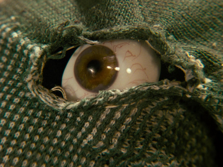 auteurhouse's tweet photo. 🎬 Alice (1988, Dir. by Jan Švankmajer) https://t.co/SnKHNxC2YK