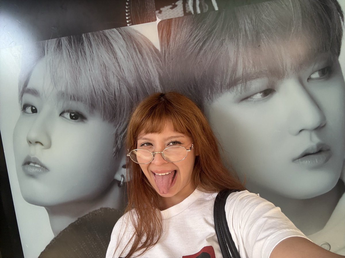 chichonbin's tweet photo. Right where I want to be 😛 https://t.co/7ORLljseMw