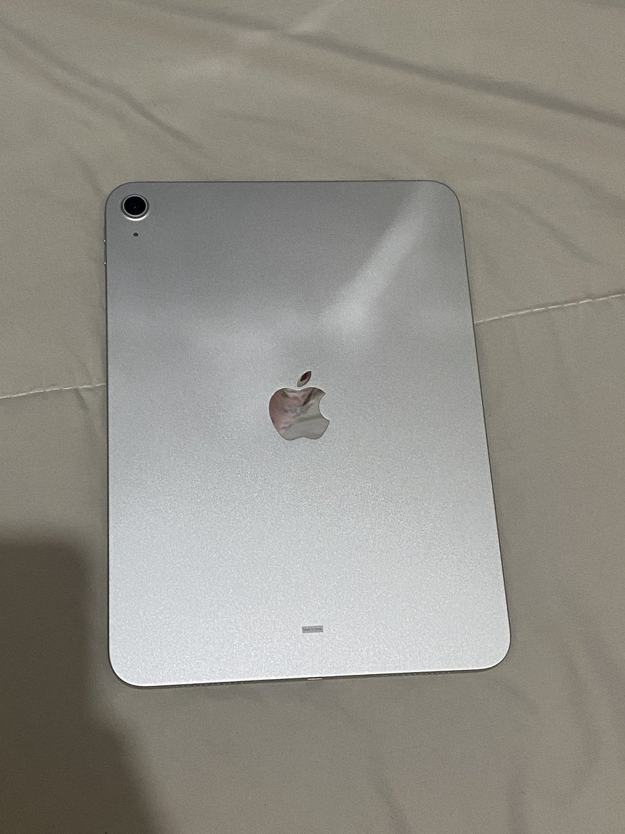 lilydohoneey's tweet photo. Haloo aku mau wts ipad 11 128GB Wi-Fi only, pemakaian 6 bulan msh mulusss no minus + garansi apple sampe Des’26. Open di harga 6,3jt negotiable.

aku dom Tanjungpinang, tp klo kejauhan bisa aku titipin ke temenku yg mau ke Sby🥹

#zonauang #wts #ipad11 https://t.co/0ZivA3H89F