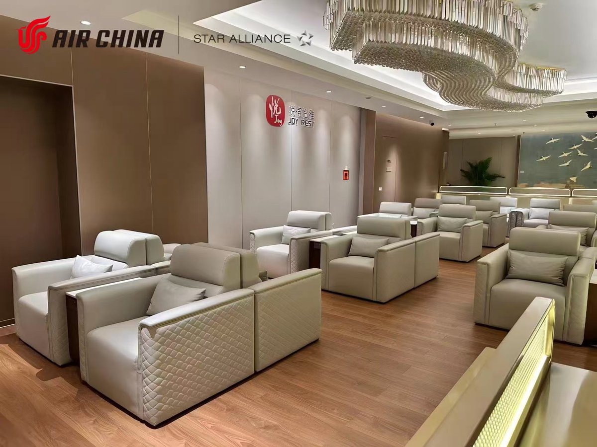 AirChinaJP's tweet photo. 【北京での乗り継ぎを快適に✈】
対象のお客様に無料トランジットラウンジを提供中！次のフライトの前に心も体もリフレッシュしませんか？
​▶️4時間個室 or 時間制限なしホール
▶️無料シャワー、軽食＆ドリンク
▶️高速Wi-Fi完備
​▼詳細・予約はWEB/アプリから👇
https://t.co/vIdAz4g02S https://t.co/J7PT70S1W0