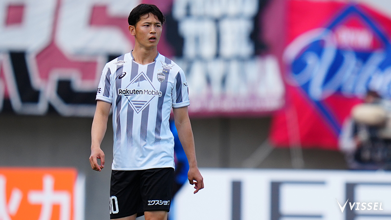 visselkobe's tweet photo. 【期限付き移籍のお知らせ】

MF山内翔選手がサガン鳥栖へ期限付き移籍することに決まりました。
期限付き移籍期間は、2027年6月30日までとなります。

🗣️山内選手コメント:
「神戸での2年半は自分の中でとてつもなく濃い時間でした。プロキャリアの最初を自分がアカデミーから育ったヴィッセル神戸というクラブでプレーできたことは、本当に忘れられない、素晴らしい経験となりました。自分が選んだこの選択が正解だったと思えるように頑張ってきます。」

詳細はこちら▼
https://t.co/LTo9vW5v26

#visselkobe #ヴィッセル神戸