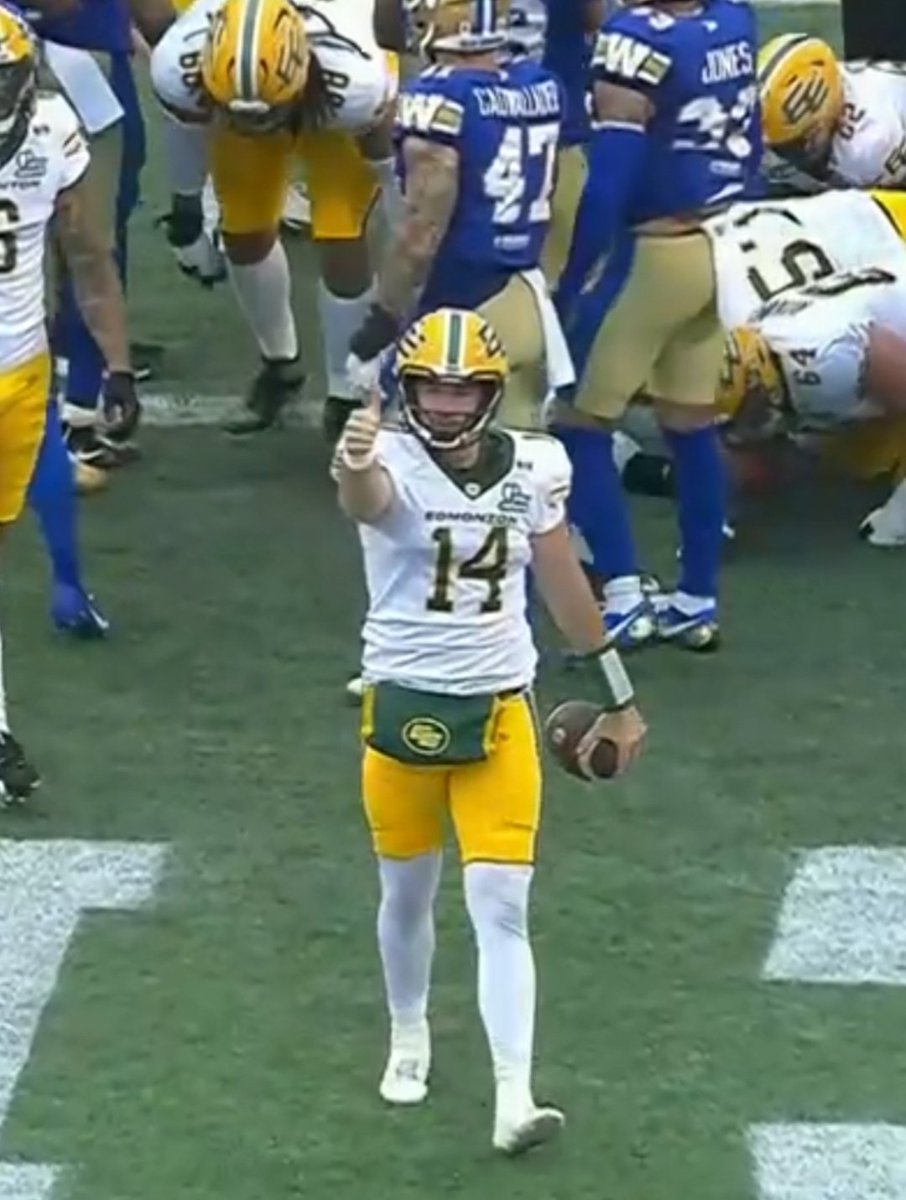 VSEAthletics's tweet photo. Southwestern alum @iamcolesnyder with the rush TD...Edmonton leads Winnipeg 17-0 🇨🇦🏈 https://t.co/rMyxV7pXo7