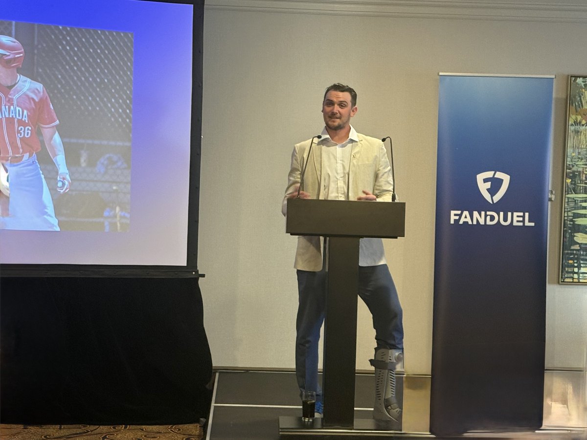 Crockatteer's tweet photo. Former MLB player Jake Sanford of Coal Harbour NS, helps announce the kickoff of Alberta's regulated igaming market for @FanDuelCanada with a cautionary tale of how to avoid online gambling addictions and keep it fun. #aforceforgood #aigc https://t.co/KraQR4sl3G