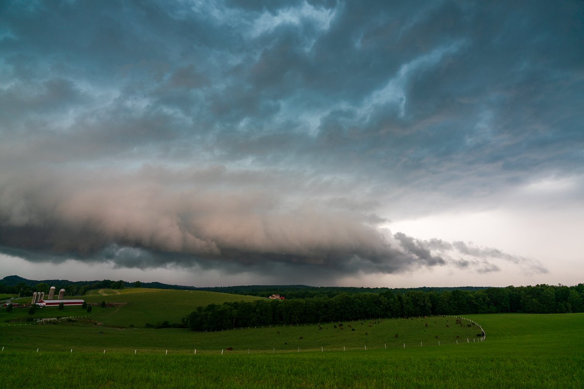 sambrandt99's tweet photo. @WeatherFixErick @CameronJNixon @ReedTimmerUSA @NWSStateCollege @denysk02 @P_SimmsWX @jmnese @JimCantore @psumeteo @StormOfCorn @forecaster25 @LiveStormChaser @Stormin13Norman Nice! This was that same supercell earlier in its life near Curwensville https://t.co/ovqqvQ0tpH