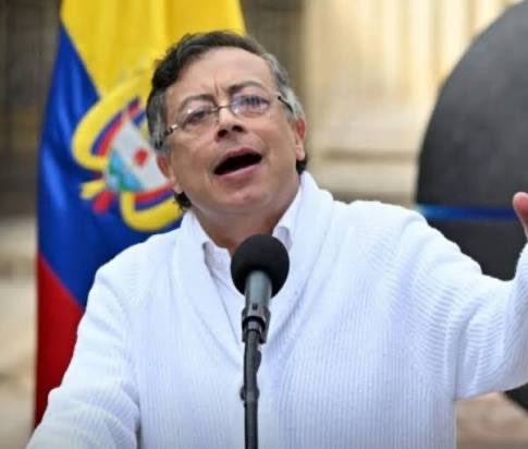 d_salemi's tweet photo. Este infiltrado del Clan del Golfo no sabe cómo dañar más el país. Deberían capturarlo ya por entregar el país a sus camaradas asesinos https://t.co/7HcTubRF3c
