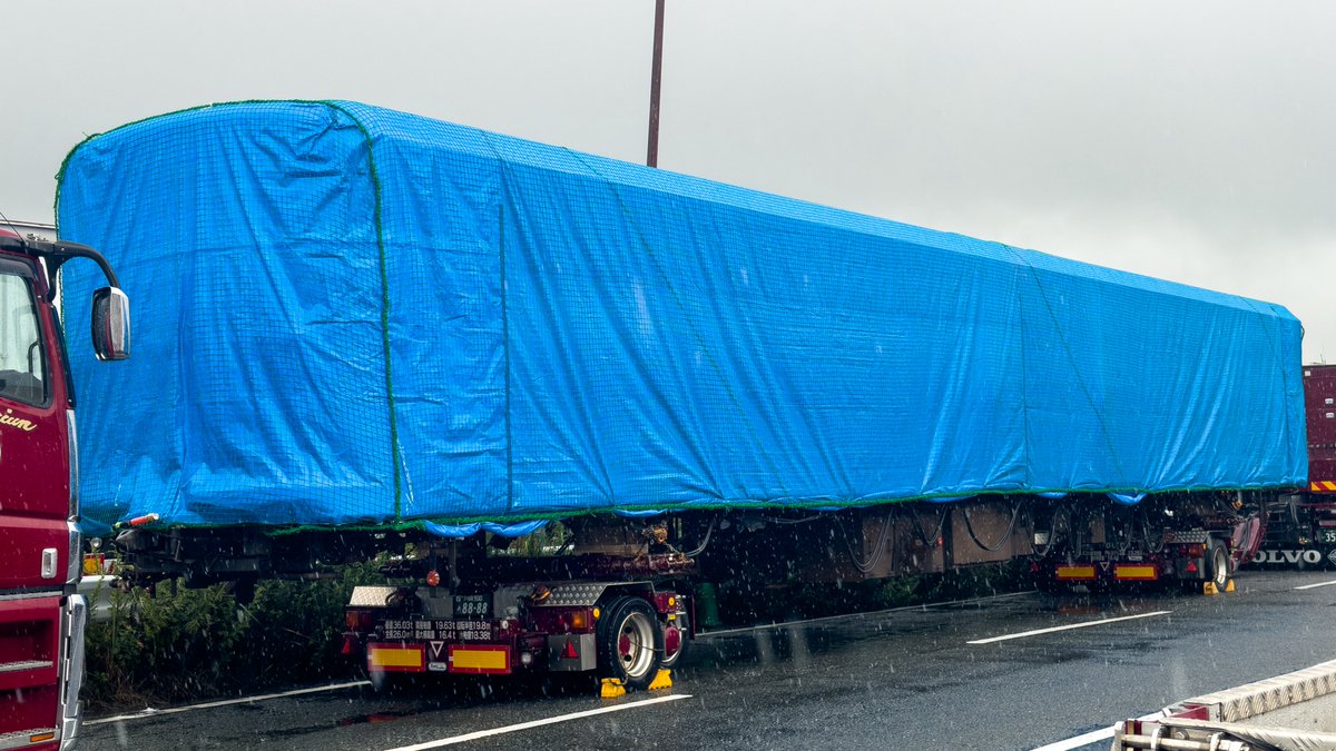 tourin_205's tweet photo. Z6編成、遂に海を渡り上陸。
ようこそ、九州へ！

ATACS機器箱は残置。
71-000へ流用の話は何処へ……？ https://t.co/6EUdTeEiLR
