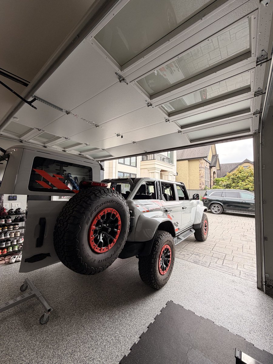 SIMPLEME2018's tweet photo. #Vancouver
 #broncoraptor #fordperformance #fordraptor #温哥华 https://t.co/fU7LsaLTeI