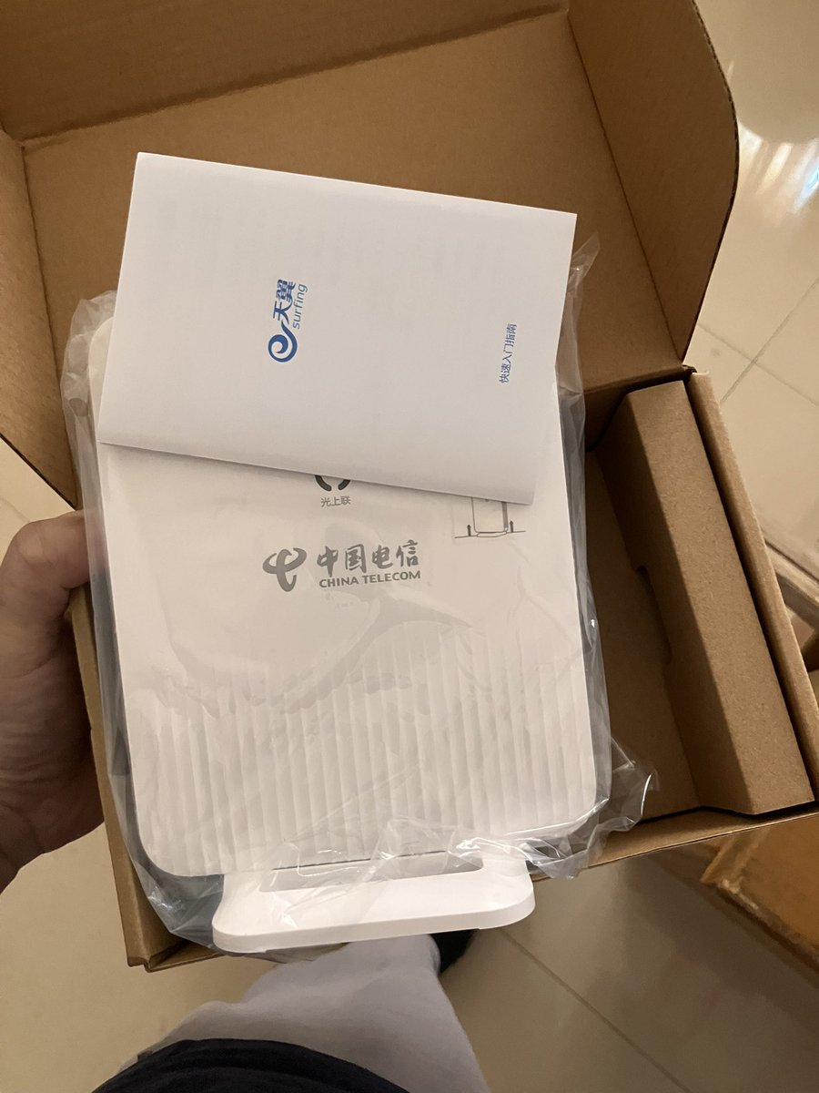 DaloFly's tweet photo. 预存200元话费升级了千兆网络。本来是想在网上买万兆光猫。可师傅上门安装的时候拿出了中兴G7615TV2的光猫，就没必要再买了。

可中兴光猫死活开不了telnet，无论是最老的F412，还是这个G7615TV2，实在太恶心了。

倒是被师傅收走的烽火HC2543C1光猫，几条命令就可以开启telnet了。 https://t.co/RMGcI6lLPo