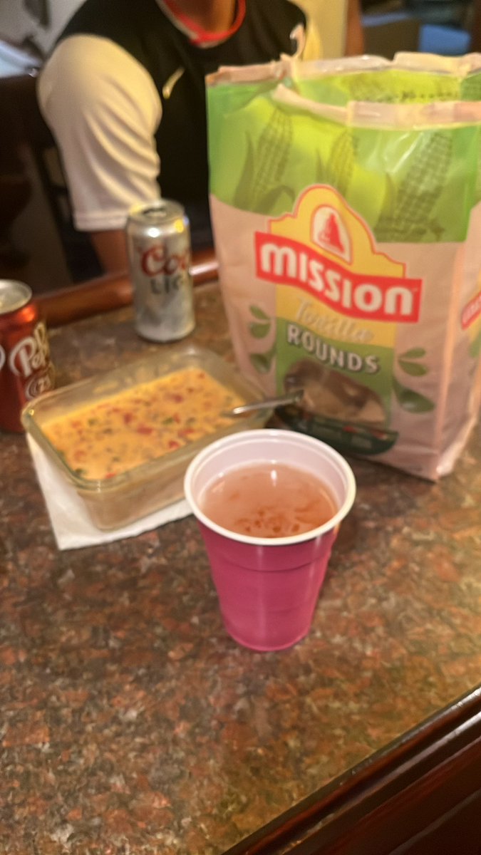 MarkBanggg's tweet photo. Don’t let a white boy get hot https://t.co/wO7hPDmYOl