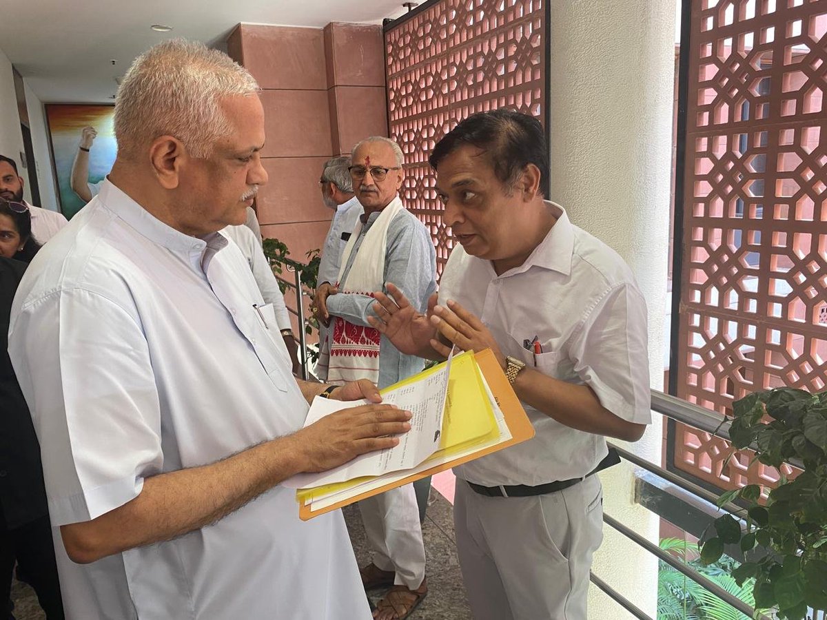 dpvajpayee's tweet photo. Had the pleasure of meeting Shri BL Santosh ji, National General Secretary of the BJP, the world's largest political party, today to discuss strengthening the role of RWA's in last mile service delivery across the country.
@BJP4India @blsanthosh ji @hdmalhotra @BJP4Delhi https://t.co/H6wImx8hEm