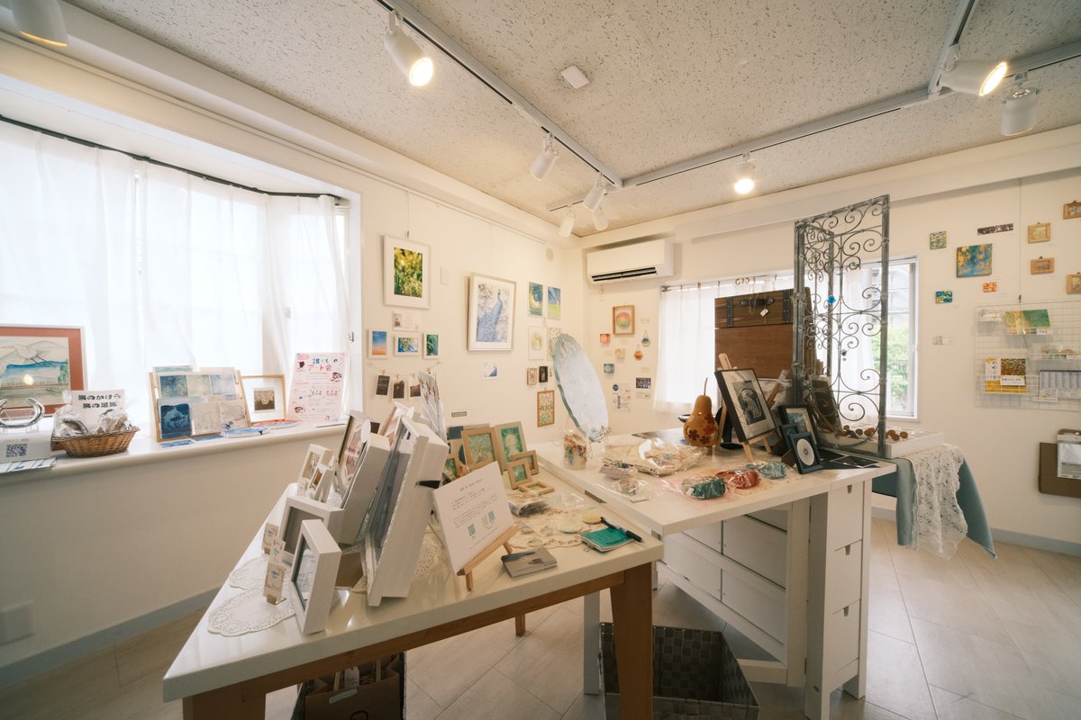 gallerynat1984's tweet photo. 「この場所に、自分の作品を飾ったら…」

そんな想像をしながら会場を歩いてみませんか？

ナチュラルフェスタ開催中🎨

作品鑑賞はもちろん、
個展・グループ展をご検討中の方の下見も大歓迎です。
ギャラリーの雰囲気を、実際にご覧ください😊

#個展
#グループ展
#相模原
#ナチュラルフェスタ https://t.co/pIFjJQAM6A