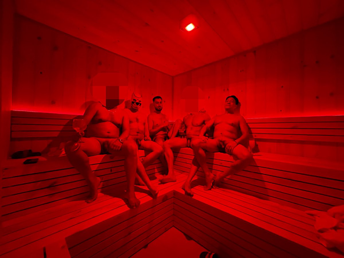 tantrabogotagay's tweet photo. Nuestra gran inauguración de sauna con nuestros amigos de la casa @CapFeetsBoy @OrgulloLGBT @OnixPup https://t.co/GP3aNnH8VD