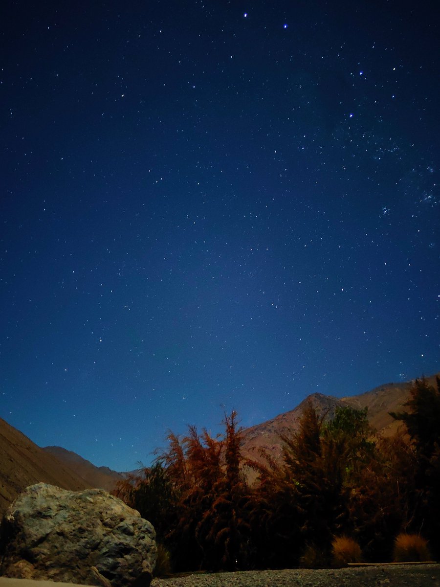 seba_sirius's tweet photo. Estado actual: Todo iluminado por la luz lunar. https://t.co/0GmW2hO5ET
