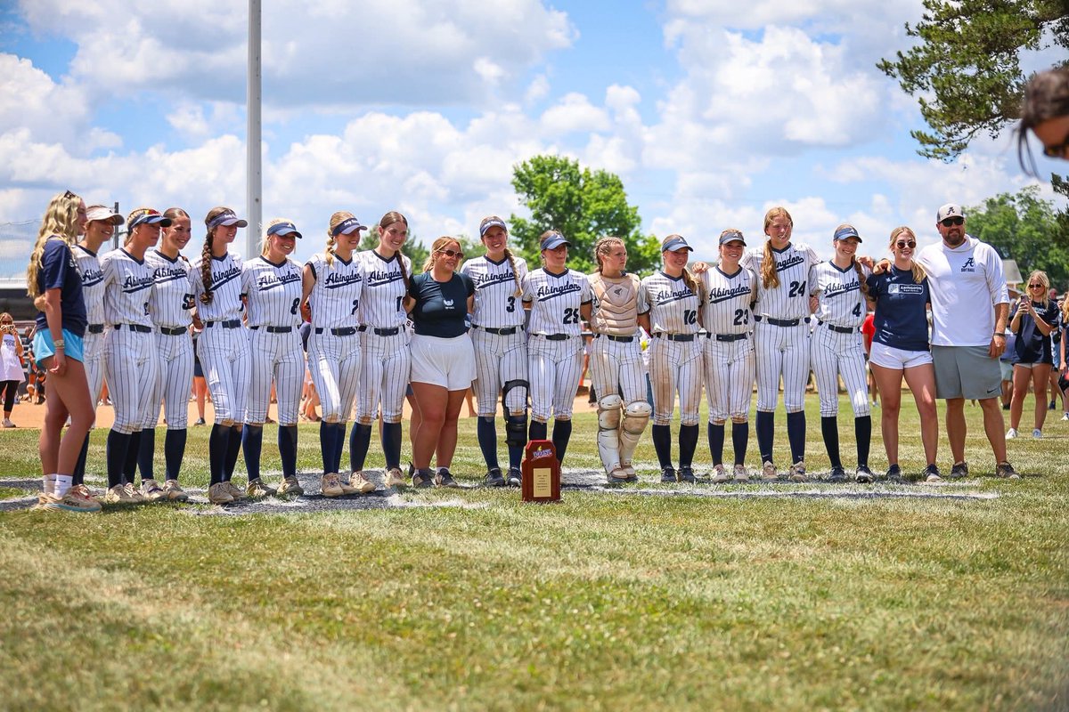 Scout_Summitt's tweet photo. Honored to be named 1st Team All State shortstop for VHSL Class 3, Mountain 7 District Player of the Year and 1st Team All District!
But more importantly...me and my girls got the ship!
#AbingdonBuilt
#WeNotDoneYet
#Reloading https://t.co/q6zWShems5
