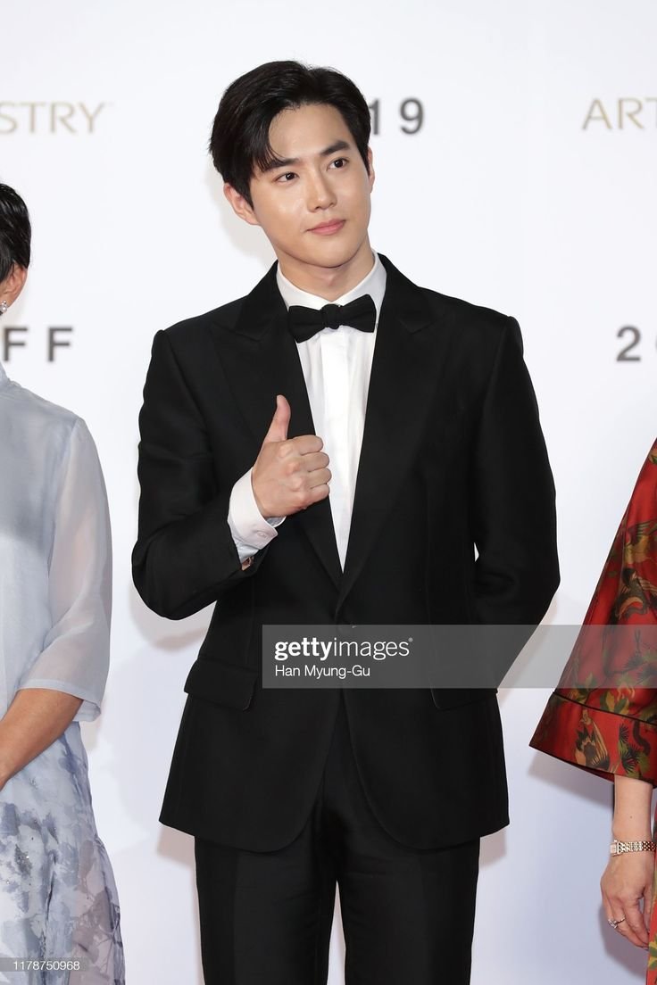 baaechuuw's tweet photo. Not for SUHO btw 🤔 https://t.co/4ztst6gH65
