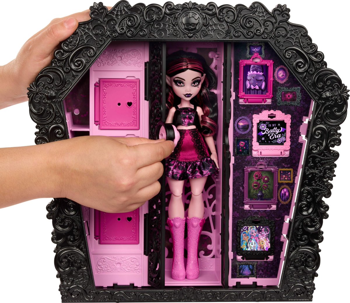 SeeingMount's tweet photo. Monster High Ultimate Skulltimate Draculaura doll

What do you think of her outfit pieces? https://t.co/CL3v3rVTeM