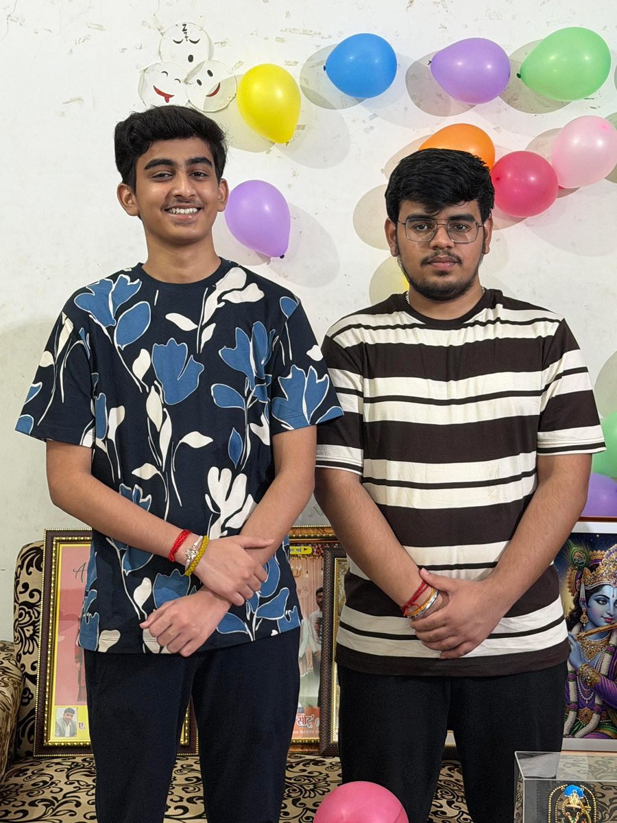 Xsunilsingh0077's tweet photo. आपके संस्कारों में आपके माँ बाप झलकते हैं, कोशिश कीजिए कि वो सुंदर दिखें।

सुप्रभात, जय श्री पीतांबरा माई 🙏🚩

#sunilsingh #shauryapratapsingh #PrabalPratapSingh #sunilsinghbjp https://t.co/PlEvsrkr2J