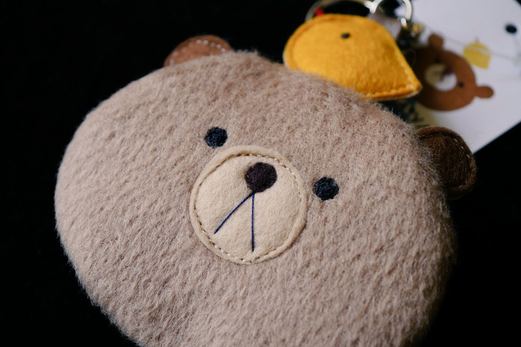 kumaya1997's tweet photo. くまさんチャームとコインケース🐻
ひとつひとつ違う表情の中から、お気に入りを見つけてください😊

三軒茶屋の『LUPOPO』さまにて販売中です♪　▷▷　@Lupopo_cafe 

#LUPOPO作家 https://t.co/8gCTbww1qg