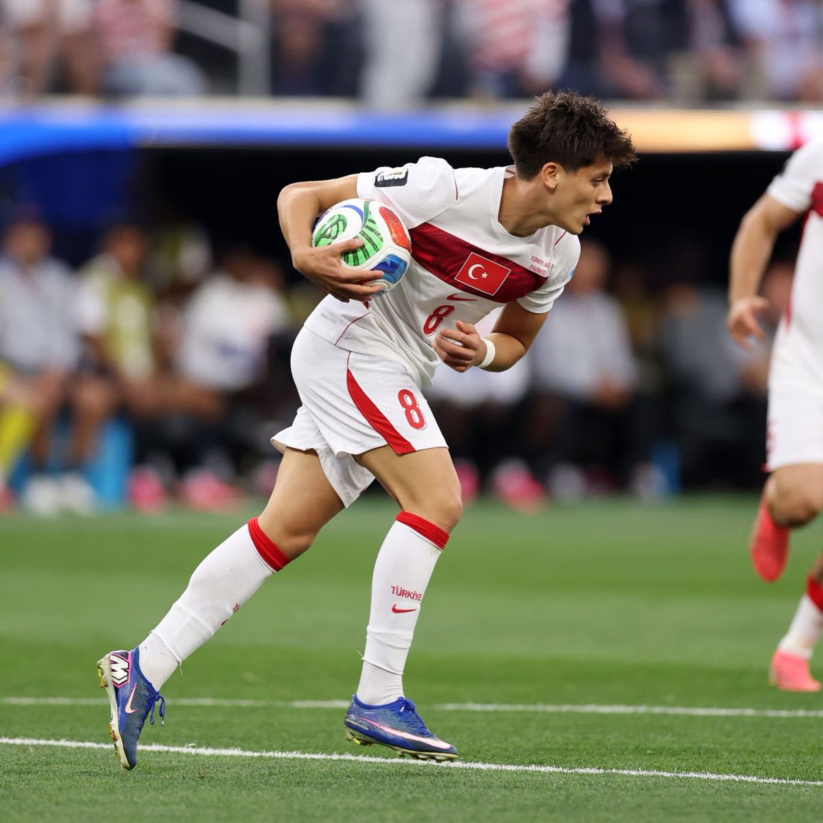 idextratime's tweet photo. Arda Güler jadi pencetak gol TERMUDA Turki sepanjang sejarah Piala Dunia, geser Emre Belözoğlu (21 tahun 275 hari vs Kosta Rika) 👏🇹🇷 https://t.co/TNE2dy38cX