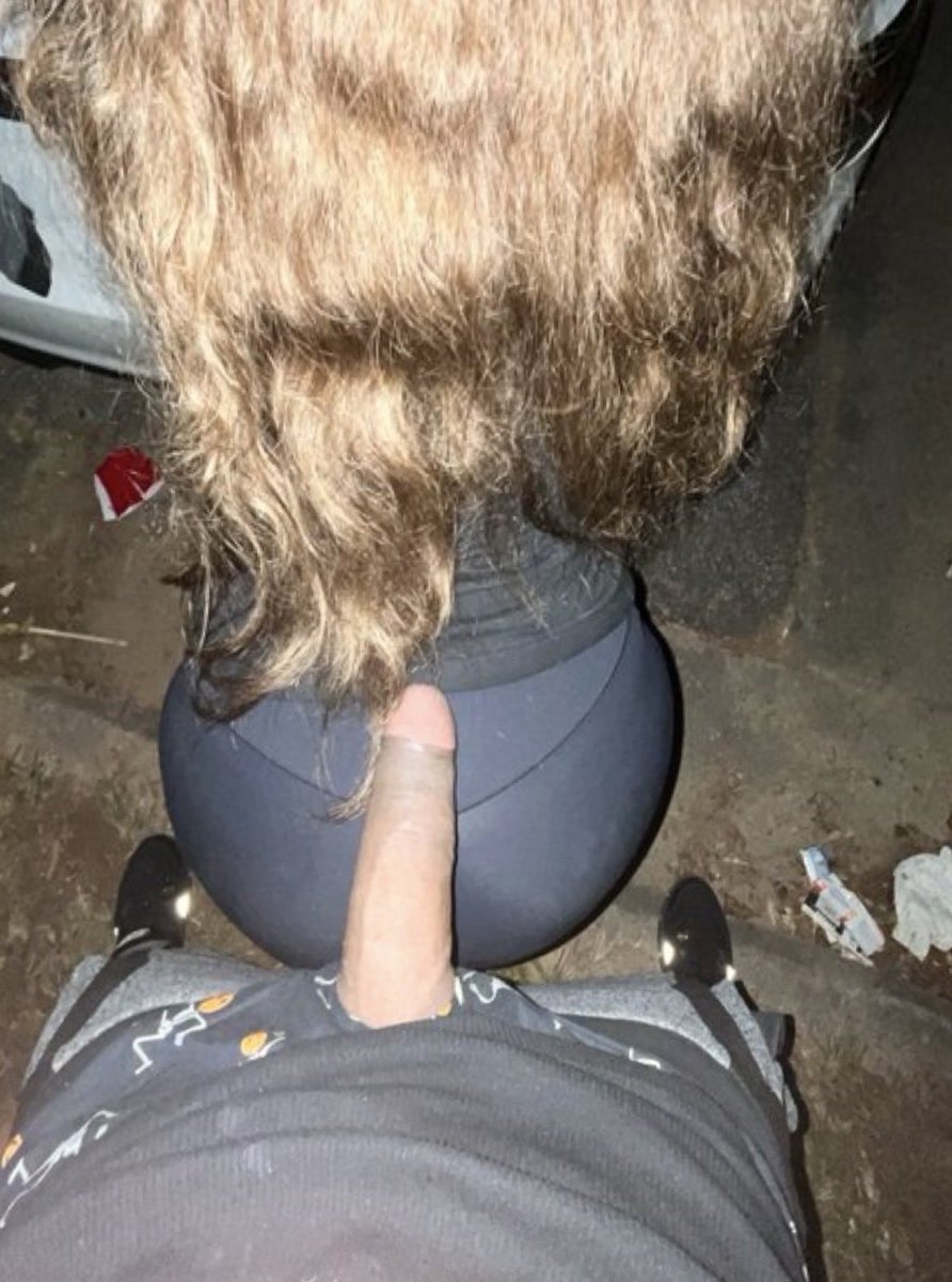 eviltwinn5150's tweet photo. Gutt her in the parking lot https://t.co/03YRxRG3lc