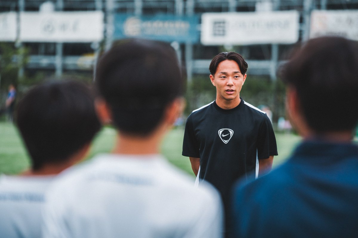 kamakura_inter's tweet photo. 【ジュニアユース】鎌倉出身・U-20日本代表DF小杉啓太選手が練習に特別参加✅

鎌倉市で生まれ育ち、ブンデスリーガのフランクフルトに所属する小杉選手が、ゴールドクレストスタジアム鎌倉でU-13およびU-14の練習に参加しました🤝

🔗 https://t.co/Evjp2QCxQ0

#鎌倉インテル 
#clubwithoutborders https://t.co/5JGBowcgVr