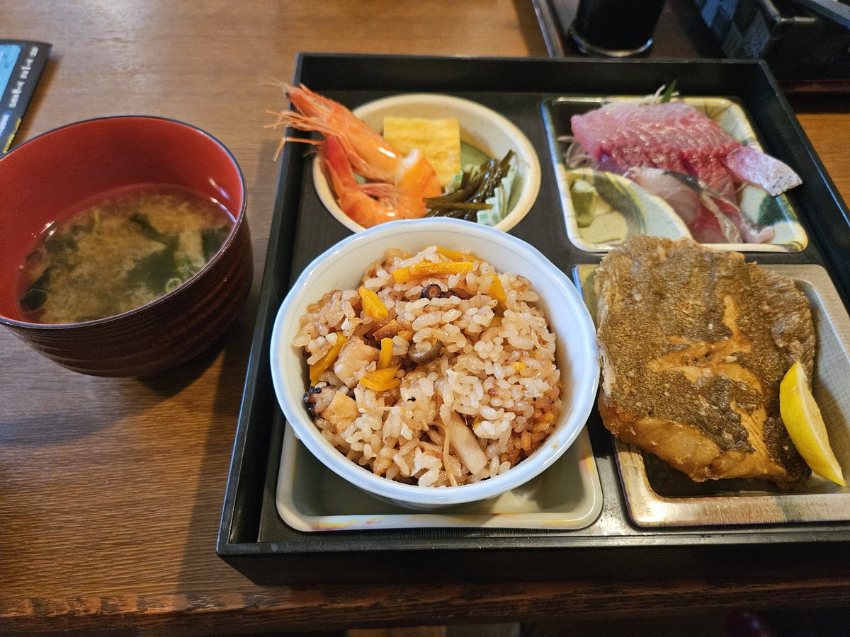 luna_nuttun's tweet photo. いただきます https://t.co/8zpXDy304m