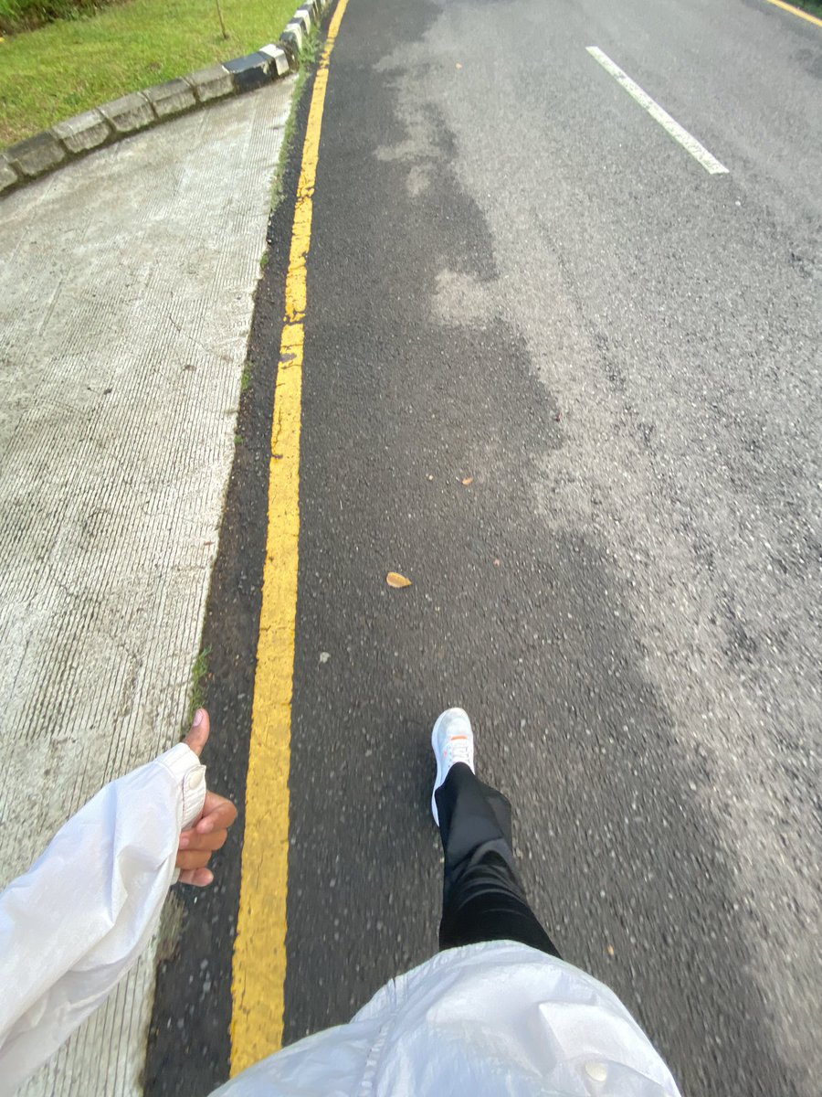 herestheday's tweet photo. ngejar apasih https://t.co/YFNtsZZvh0