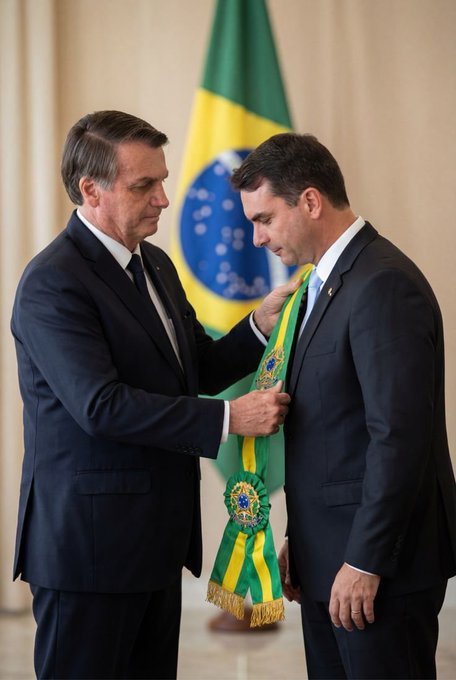 PauloHe46962663's tweet photo. @cleitinhotmj @pefarco Quem não respeita o capitão não tem o respeito de milhões. https://t.co/ph8vOyA40Y