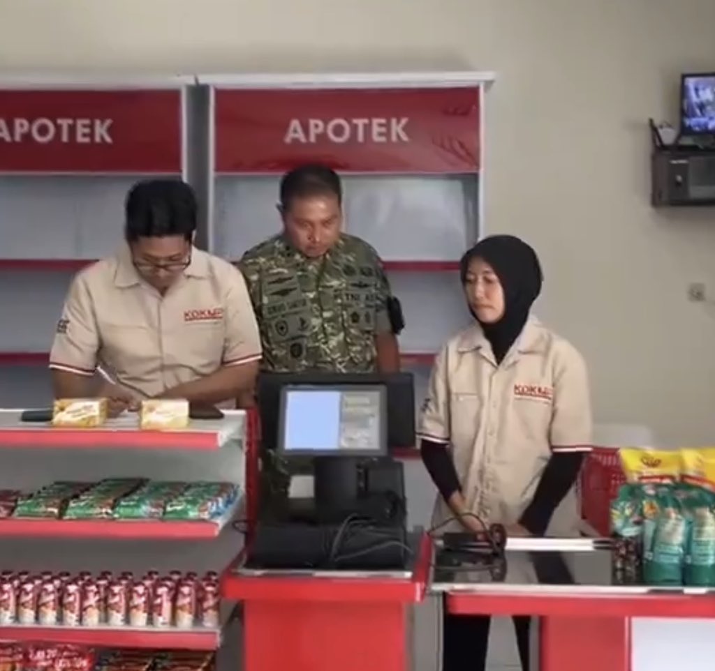 textmefirstt's tweet photo. @Hnirankara Definisi "gaada obat" ini apoteknya https://t.co/KC1PQYIPqn